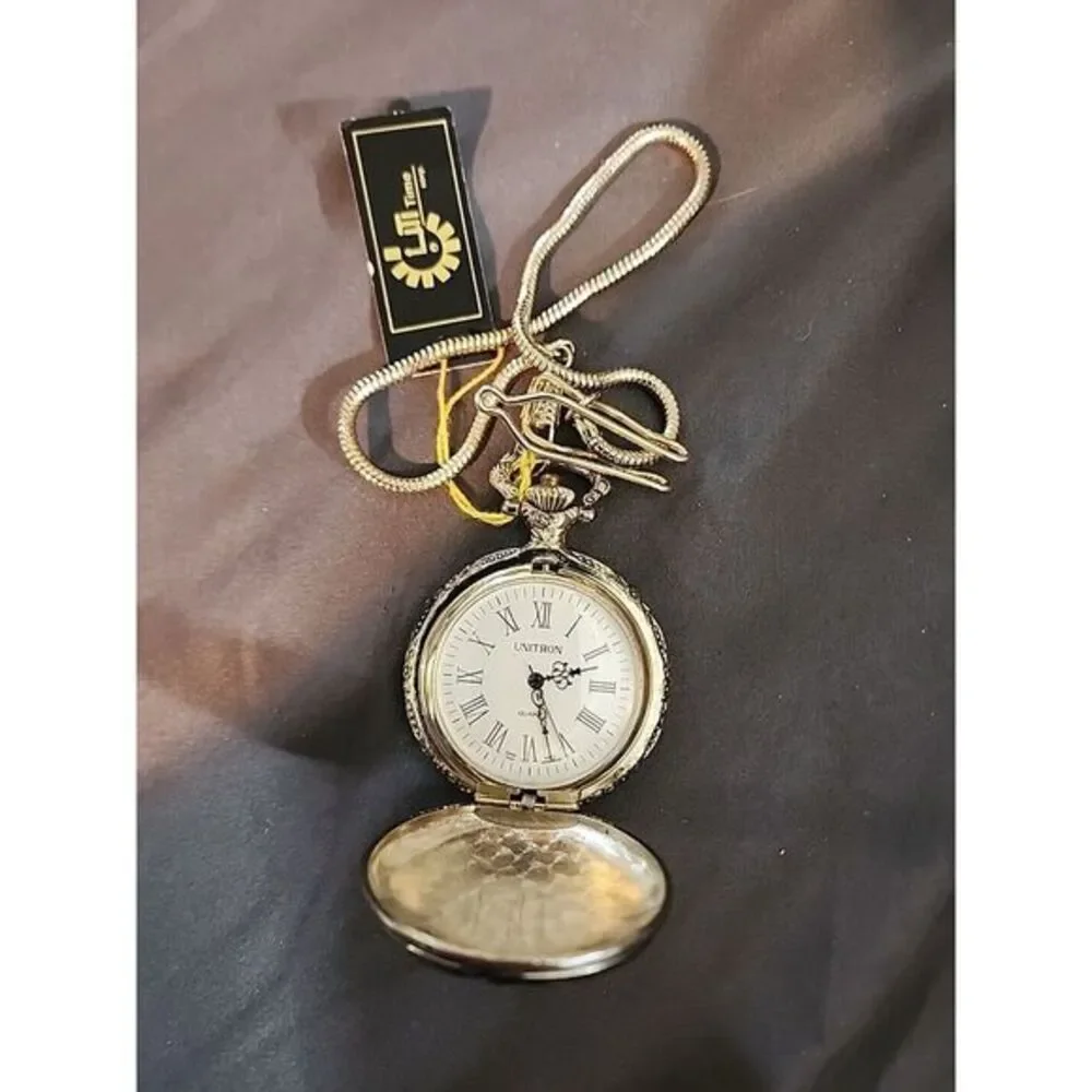 Unitron Silver Tone Finish White Dial Pocket‎ Watch Hunting Scene NWT